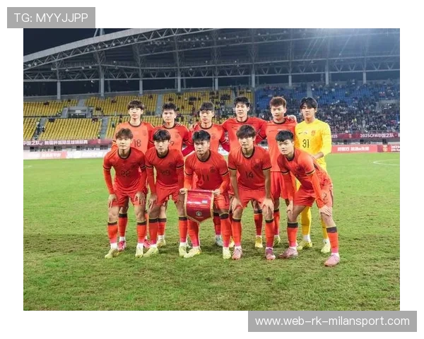 “中国足球运动员签约国际体育品牌”，足球队员中国