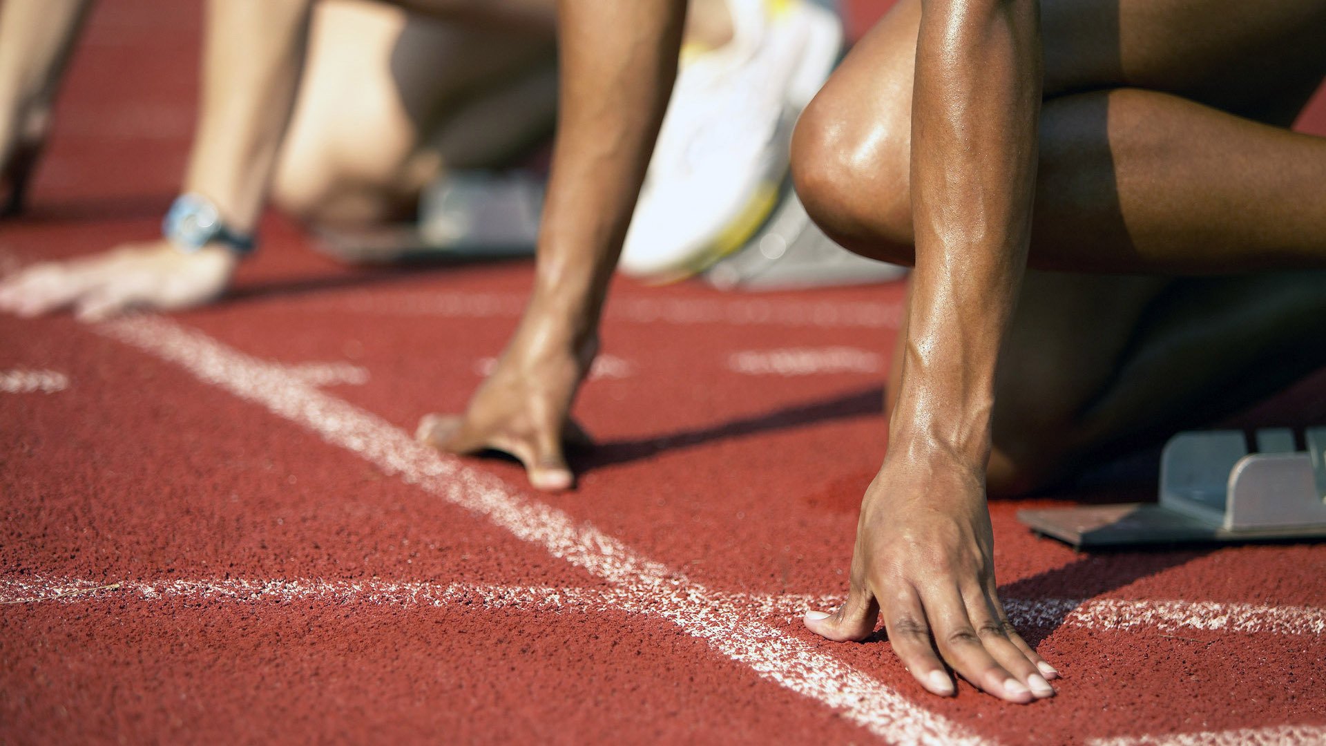 AC MILAN SPORTS全站-“武汉马拉松：跑者们用脚步诠释极限精神”